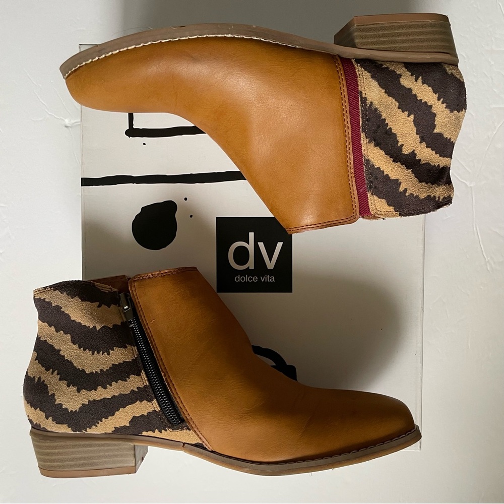 DV Dolce Vita Tan Patterned Ankle Boots Size 8